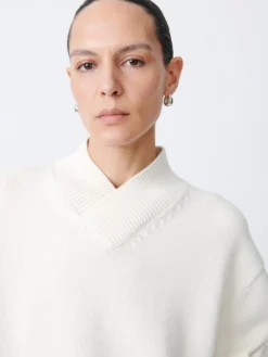 Studio Nicholson Nohwe Knit In Cream 12 Studio Nicholson Nohwe Knit In Cream -Studio Nicholson 24.01.22 23 SU24 EC 066 033 scaled