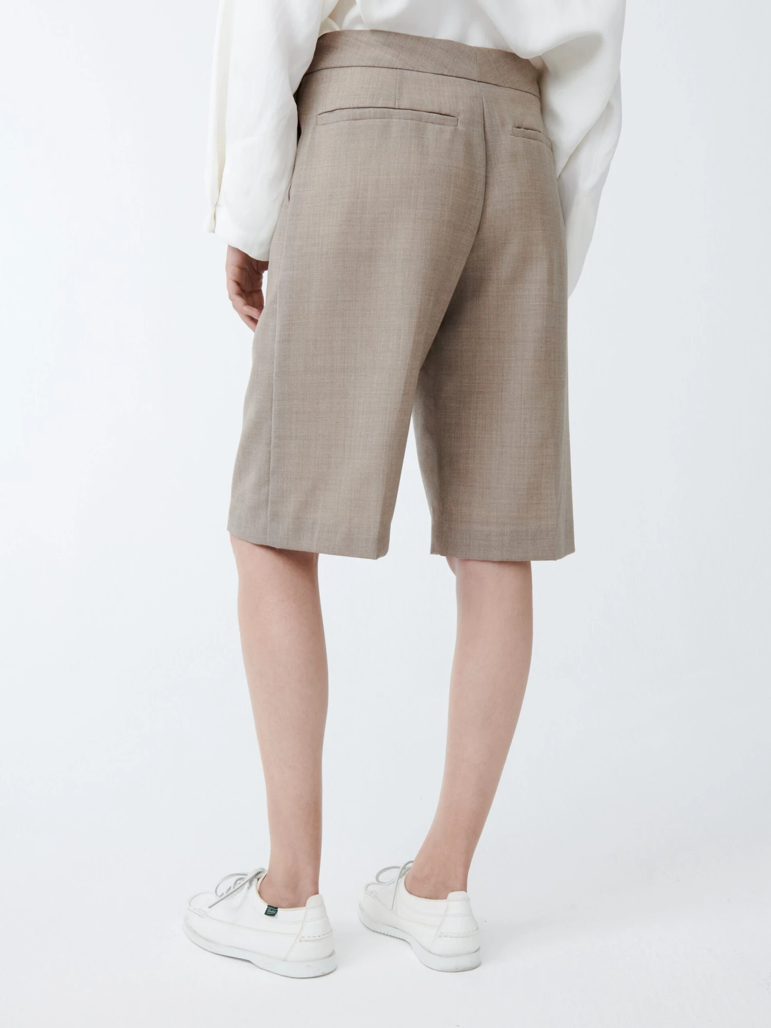 Studio Nicholson Cabra Short In Straw Melange 4 Studio Nicholson Cabra Short In Straw Melange - Image 4