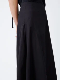 Studio Nicholson Centro Skirt In Darkest Navy -Studio Nicholson CENTROSNW 1337POWDERCOTTONDARKESTNAVY5 scaled