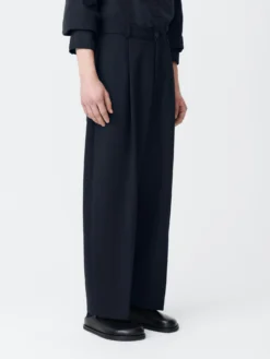 Studio Nicholson Ellis Pant In Darkest Navy 12 Studio Nicholson Ellis Pant In Darkest Navy -Studio Nicholson ELLISSNM 1074COMPACTPOLYVISCOSEDARKESTNAVY4 scaled