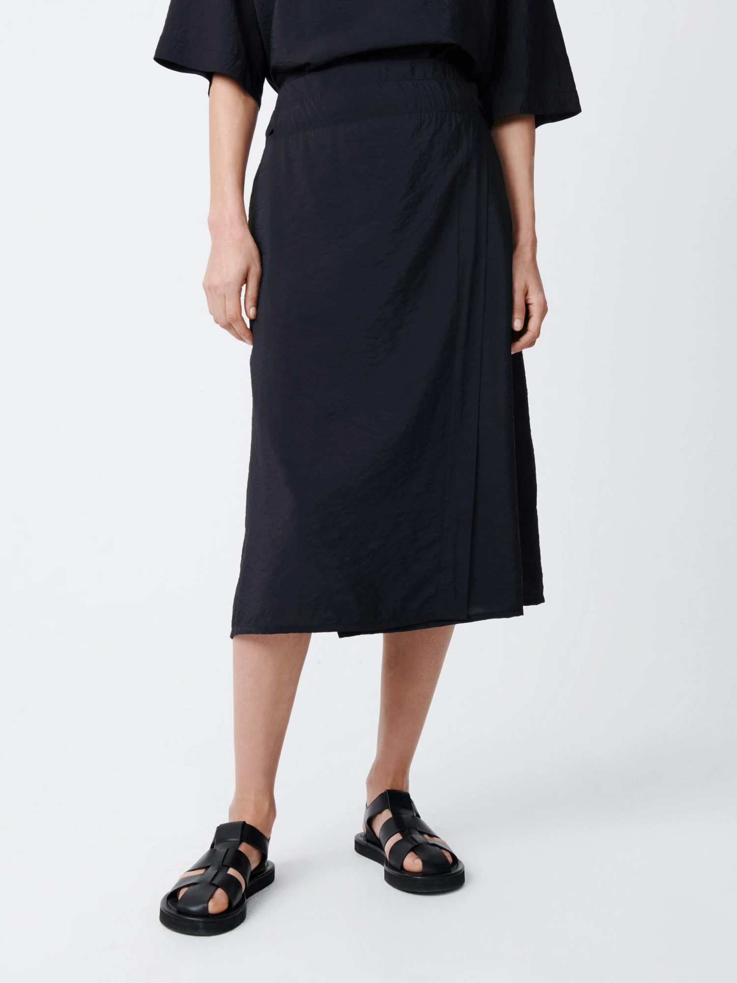 Studio Nicholson Foley Skirt In Darkest Navy 4 Studio Nicholson Foley Skirt In Darkest Navy - Image 4
