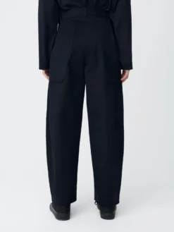 Studio Nicholson Guild Pant In Dark Navy 8 Studio Nicholson Guild Pant In Dark Navy -Studio Nicholson GUILDSNM 872PEACHEDCOTTONTWILLDARKESTNAVY3 scaled