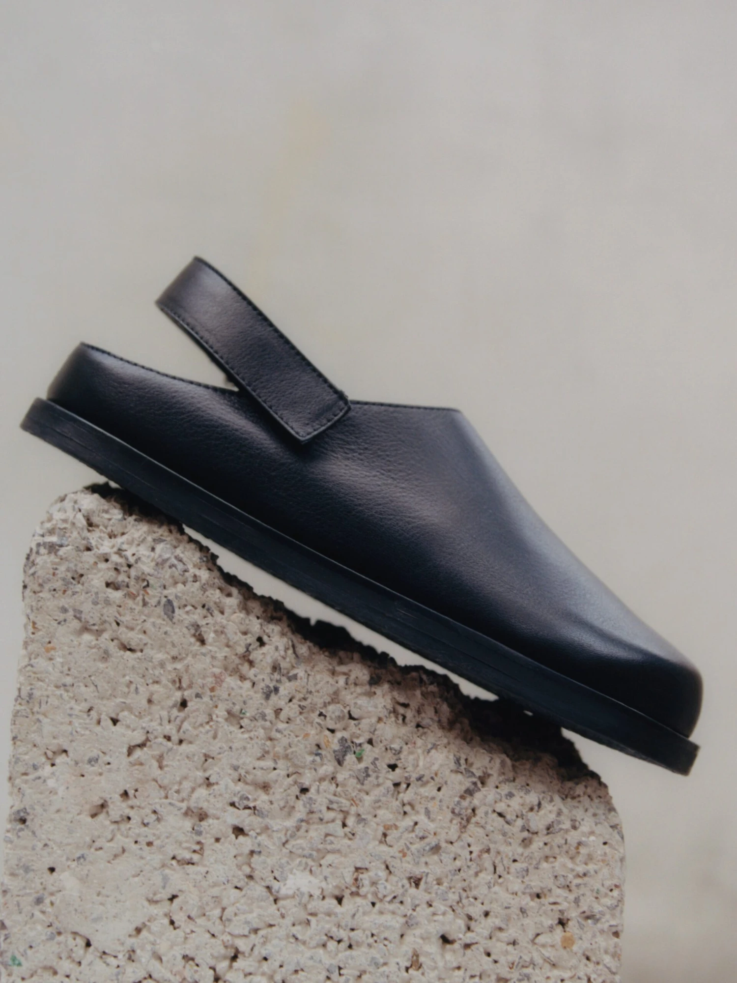 Studio Nicholson Men's Hardning Clog In Black 7 Studio Nicholson Men's Hardning Clog In Black - Image 7