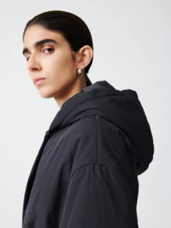 Studio Nicholson Kariba Ecodown Coat In Black -Studio Nicholson KARIBACOATBLACK3 scaled