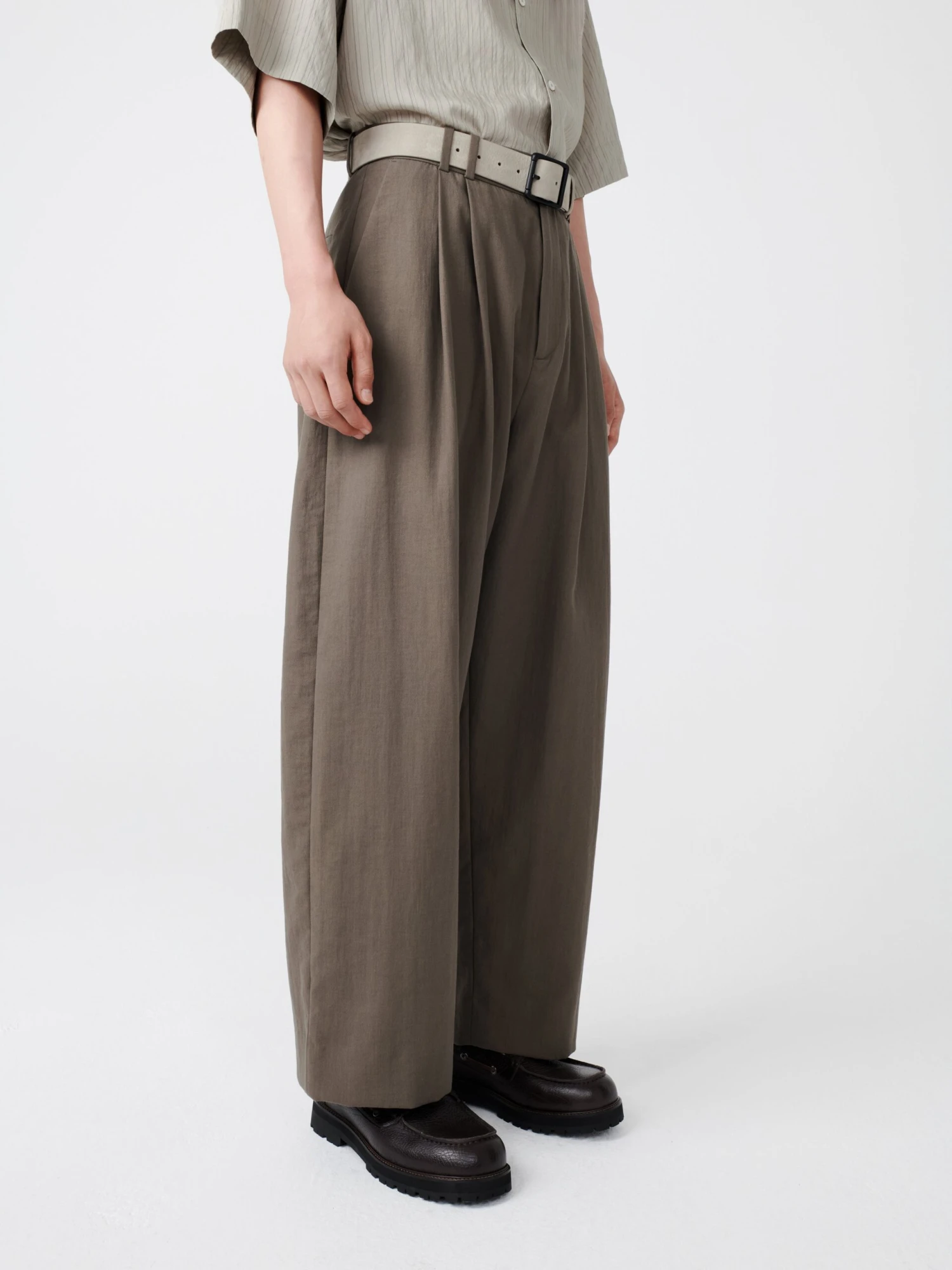 Studio Nicholson Line Pant In Fossil 4 Studio Nicholson Line Pant In Fossil - Image 4