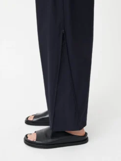 Studio Nicholson Opal Pant In Darkest Navy 17 Studio Nicholson Opal Pant In Darkest Navy -Studio Nicholson OPALSNM 1151POWDERCOTTONDARKESTNAVY6 scaled