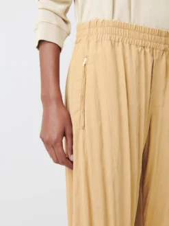 Studio Nicholson Toba Fluid Pant In Sand -Studio Nicholson TOBAPANTSAND4 scaled