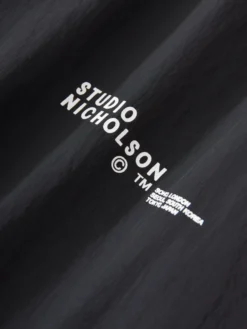 Studio Nicholson Vance Jacket In Darkest Navy 13 Studio Nicholson Vance Jacket In Darkest Navy -Studio Nicholson VANCESNW 1415SHOWRPROOFTECHPOLYDARKESTNAVY PRINTED 159 scaled