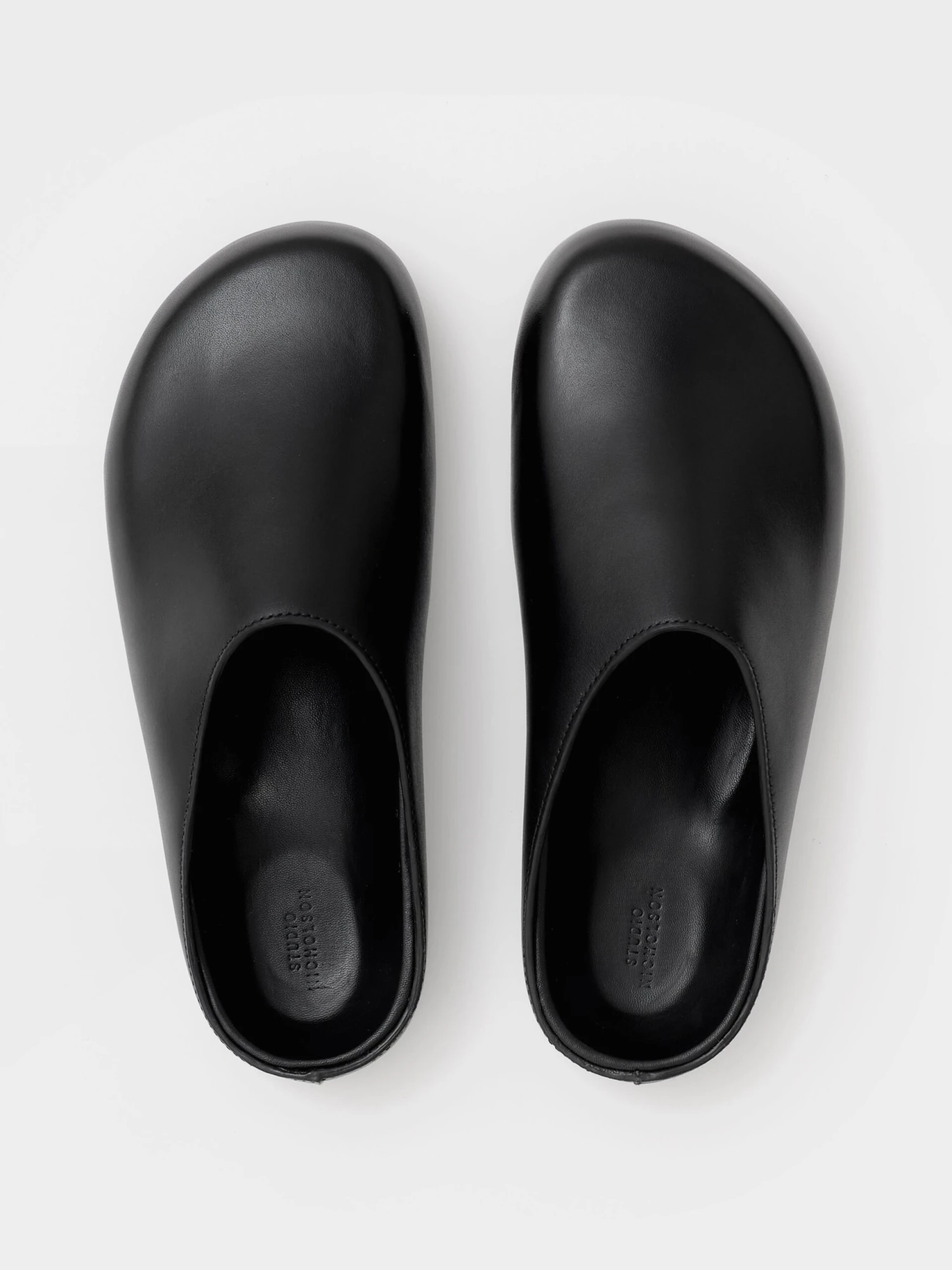 Studio Nicholson Men's Wearing Clog In Black 3 Studio Nicholson Men's Wearing Clog In Black - Image 3